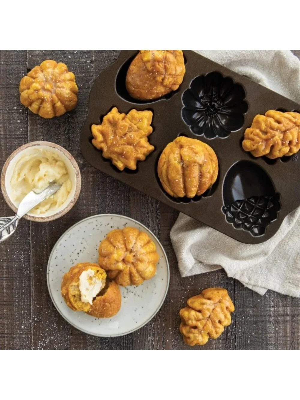 Autumn Treats Baking Pan - Nonstick Bronze Bakeware for Fall Desserts
